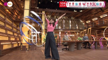 安藤萌々アナ 新体操のリボンを回して際立つ美バストの画像
