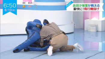 水卜麻美アナ レスリング技で見せたでっかいお尻とお股の画像