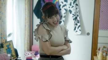 矢作穂香 パツパツ感がたまらないお乳とお尻の画像