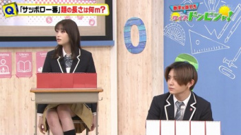 髙橋ひかる 国民的美少女の反則的な下半身チラリの画像