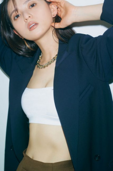 【画像】齋藤飛鳥さん(24)、胸の谷間を見せつける先行カット解禁ｗｗｗｗｗの画像