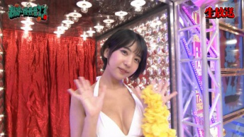 後夜祭アシスタントさん、水着姿でB地区を責めてしまうの画像