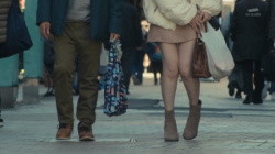 篠田麻里子さん、ノーパンで街中を歩く羞恥プレイをしてしまうの画像