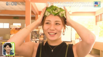 【GIF動画】旅サラダの青木愛さん(40)、腋の肉がたくましいwwwwwの画像