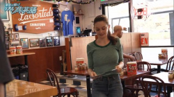 【画像】Eテレさん、デカパイが気になって英会話に集中できないｗｗｗｗｗの画像