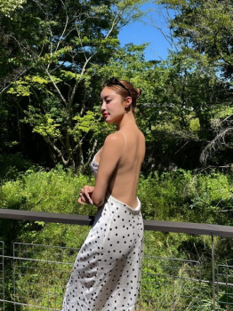 【画像】王林さん(27)、ほぼ半裸の大胆露出ｗｗｗｗｗの画像