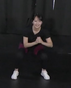 【動画】名古屋の女子アナさん、胸チラ連発エクササイズの画像