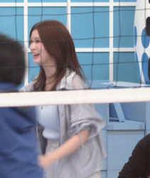 【GIF動画】めるるさん、絶妙にエッロい胸を揺らしてくれるの画像