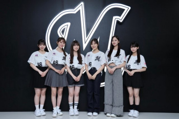 【画像】乃木坂46さん、始球式でスカートの中身が見えてしまうの画像