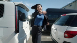 【GIF動画】仮面ライダーの女刑事さん、美乳キックでキッズを目覚めさせてしまうの画像