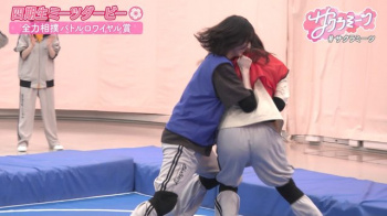 【GIF動画】櫻坂46メンバーさん、ジャージ姿の透けパン線祭りの画像