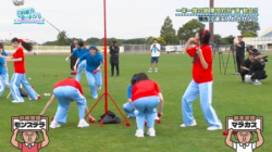 【GIF動画】日向坂46さん、玉入れで見せつけるジャージ姿のケツ祭りの画像