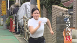 【画像】Iカップグラドルさん、全力でバインバイン揺らしてしまうの画像