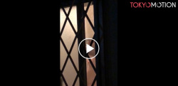 【民家盗撮風呂動画】窓の隙間から微美乳黒髪女性を激写！！の画像