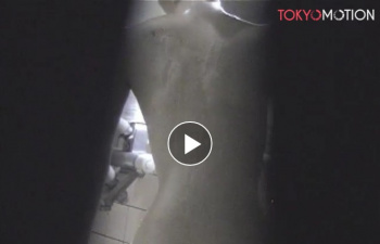 【民家風呂盗撮動画】窓の隙間からう美しい裸体が複数!!の画像