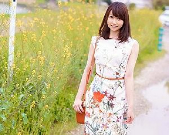 [人妻]【巨乳パイパン】全てを忘れて熟れた体をクネらせ子宮ごと貫かれ満たされるの画像