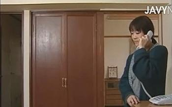 [ヘンリー塚本]【不倫エッチ】【こんなエッチなことやめてください】人妻が突如としてあらわれた鬼畜男の言いなり壁ドンまんぐりがえしの画像