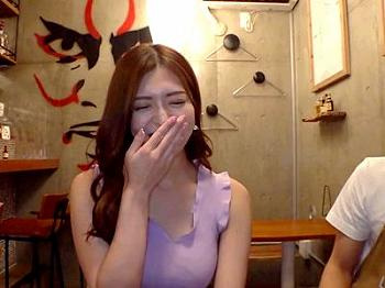 [三十路]【人妻×素人】企画ナンパされた着衣巨乳がばえる人妻がエロSEX！潮吹きおしっこ3連発！人妻NTRセックス！の画像