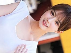 [エロ動画]【人妻ナンパ】「ちゃんと剥けました♡」スレンダーボディの奥さん！包茎おちんぽ剥き洗いする25歳の人妻さん！の画像
