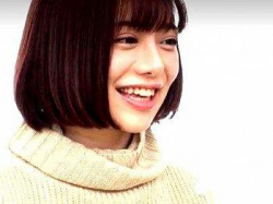[無料エロ動画]＜人妻！＞え？皮っむくの？！ショートカットの可愛いヒトヅマ！チェリー君包茎クッサイちんかす洗ってエチエチ！の画像