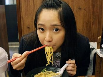 [スレンダー]酔い潰れた美女を抱き寄せた瞬間理性が飛び交わる舌と腰の熱に溺れるの画像