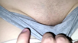 [erotica1514]寝ているロリっ娘の服をめくり発育途中なおっぱいやおマ●コを堪能するイタズラ動画の画像