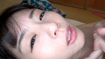 [つぼみ]30歳を超えても抜群の透明感があるつぼみの顔射後のザーメンを一滴残らずしゃぶり尽くすお掃除フェラを堪能する動画の画像