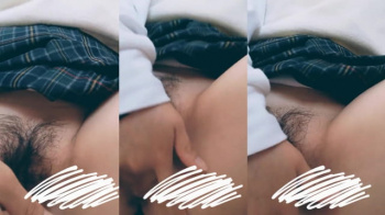 [erotica2179]エロすぎる喘ぎ声をあげながら何度もアクメする陰毛濃いめなJKの自撮りオナの画像