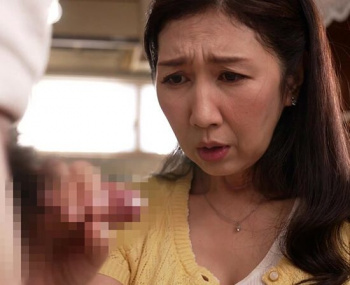 あなた、私みたいなおばさん興奮させて…どうするのよ… 伊織涼子｜熟女エロ動画の画像