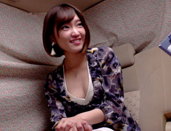 ☆人妻ナンパ☆ 33歳だというご主人との夫婦生活に物足りなさを感じているスタイル抜群の美人奥さまがとびきりスケベな淫乱メス犬に豹変!浮気はダメだと分かっていながらも経験豊富なナンパ師の上手な愛撫で敏感ポイントを刺激され続けて性的欲求が解放された清楚な人妻の淫らな姿を見逃すな!の画像