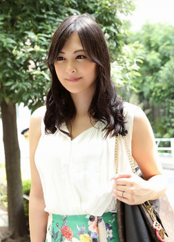 ☆人妻ナンパ☆ 29歳だというとても二人のお子さんをお持ちのママさんには見えない美人奥さまがとびきりスケベな淫乱メス犬に豹変!昼下がりの渋谷南口で簡単なアンケートに協力して欲しいと近寄ってきた言葉巧みなナンパ師の口車に乗せられてソノ気になった欲求不満のドスケベ人妻が魅せる淫らな姿を見逃すな!の画像