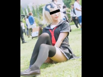 【パンチラ】ビジュアル最高なコスプレイヤーのパンティの画像