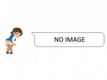 パンチラ動画：寝転んでくつろいでいるお姉さんのパンティの画像