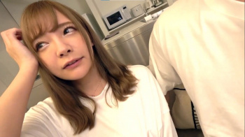 ドM彼女を寝取らせ撮影！性感帯の耳責めに即陥落し勃起乳首を弄ばれてアヘトロ顔を晒すの画像