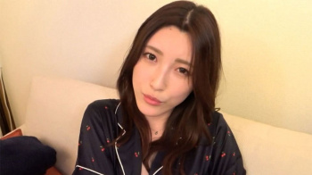 美人彼女が他の男で感じている姿を撮影したい変態彼氏！乳首もクリも敏感な彼女は拒絶不可能の画像