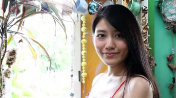 主観棒アイスフェラチオの舌使い！美肢体誘惑して来るお姉さんに勃起させられての画像