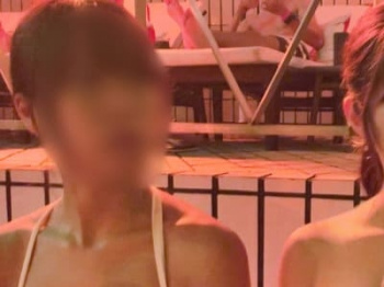 ナイトプールでメンエス嬢ナンパ！どスケベ潮吹き性交の画像