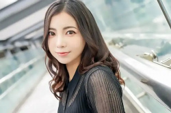 32歳美人インフルエンサーの初撮影!モテオーラ漂う敏感ボディが快感に震えるAV体験の画像