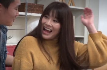 【素人熟女】爆乳おばさんを部屋に連れ込みセックスしたエロ動画！物凄い巨乳がたまらんwwwの画像