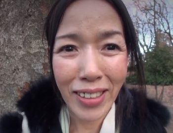 【素人熟女】地味なおばさんが自分の身体を撮って欲しくて応募してきたエロ動画！ギンギンチンポに感じまくるおばさんに中出しセックス！の画像