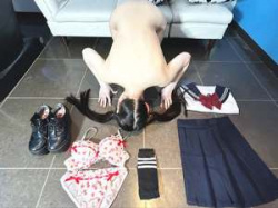 セフレJK制服少女の膣穴気持ち良すぎwwwチンポこすりまくって奇麗なお腹にたっぷり射精したった!の画像