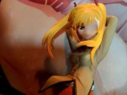 美少女フィギュア「スクールランブル沢近愛理」に手コキオナニー精液ぶっかける変態おたくの画像