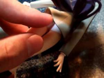 JK美少女フィギュア「ハートキャッチプリキュア月影ゆり（キュアムーンライト）」に精液ぶっかける変態オナニーの画像