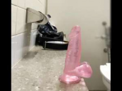公衆トイレの個室の壁にディルド固定しアナルオナニー！そのディルドに精液ぶっかけ射精する変態野郎の画像