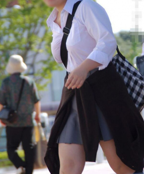【画像】夏服恋しいワイシャツJKの画像