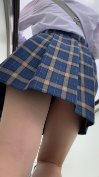 【画像】エスカレーターで女子高生が目の前にいると興奮度ＭＡＸだよなの画像