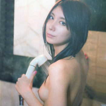 【仲村みう】美少女グラドルが妖艶美女になって中出しセックスを披露の画像