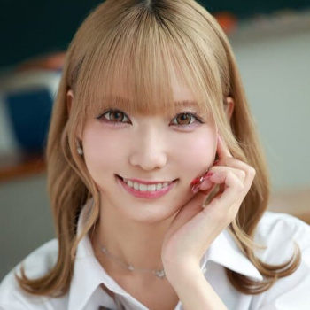 【藍瀬ミナ】エロカワ金髪ギャルのミニマムマ○コに中出しセックスの画像