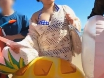 〖素人ナンパ〗うわっ 乳でっかぁ～　友達同士で相互マッサージ　我慢できずにドピュッとなか出しの画像