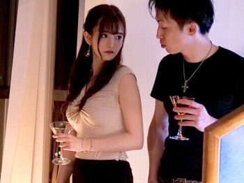 ＜他人妻NTR＞同窓会で遭遇したエロたわわなおっぱいな昔の彼女！昏睡状態の若妻主婦をセクハラ乳揉み…盗撮映像で脅迫し媚薬キメセク調教！の画像